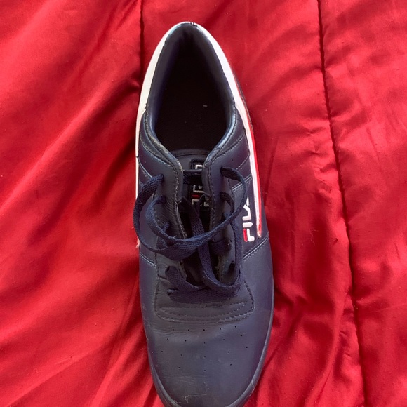 Fila Shoes - Picture 3 of 5